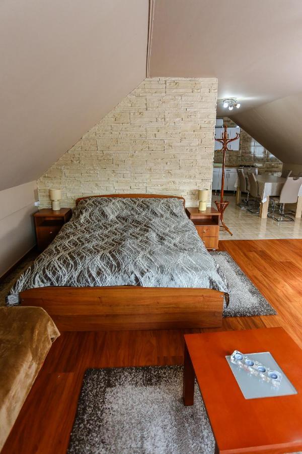 Gardi Apartman Szekszárd Extérieur photo