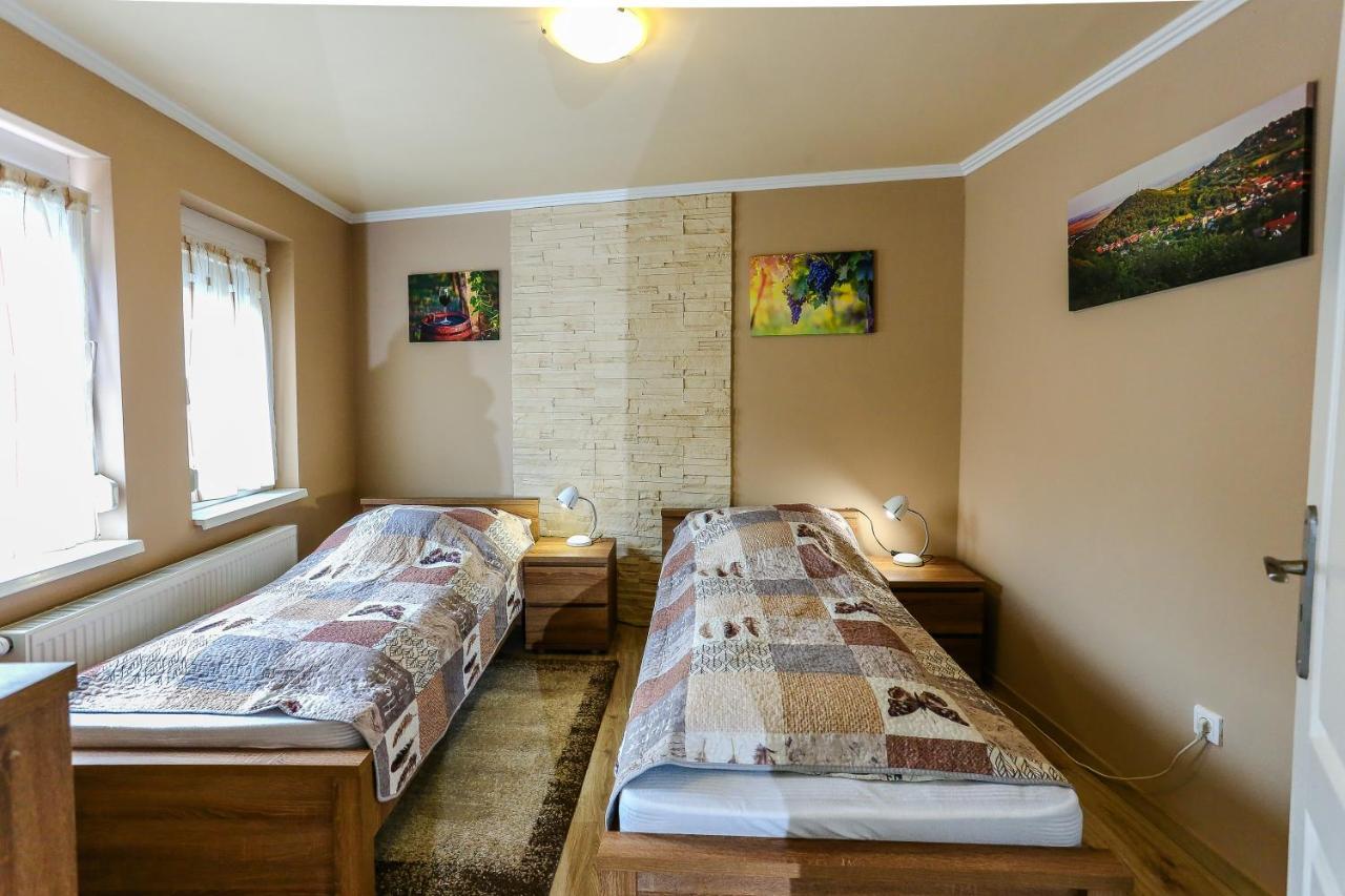 Gardi Apartman Szekszárd Extérieur photo