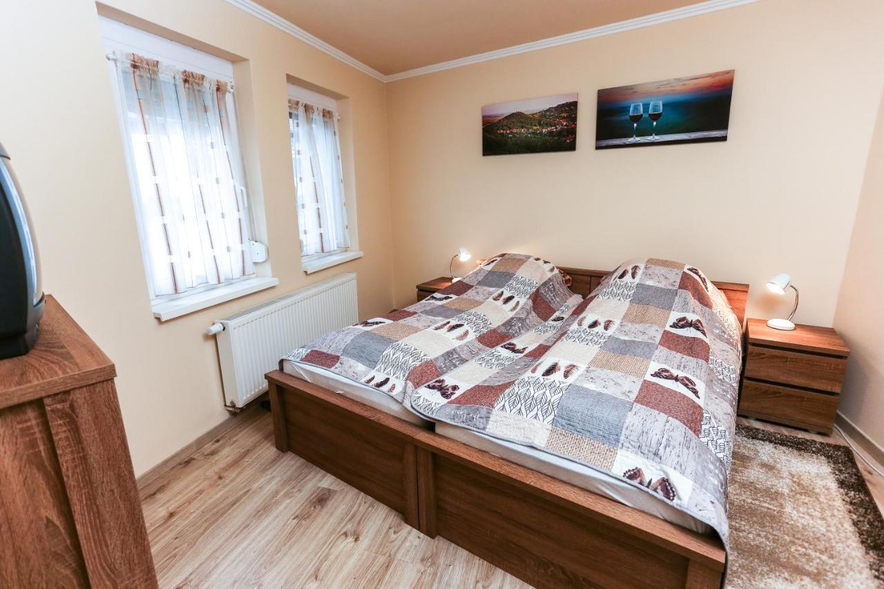 Gardi Apartman Szekszárd Extérieur photo